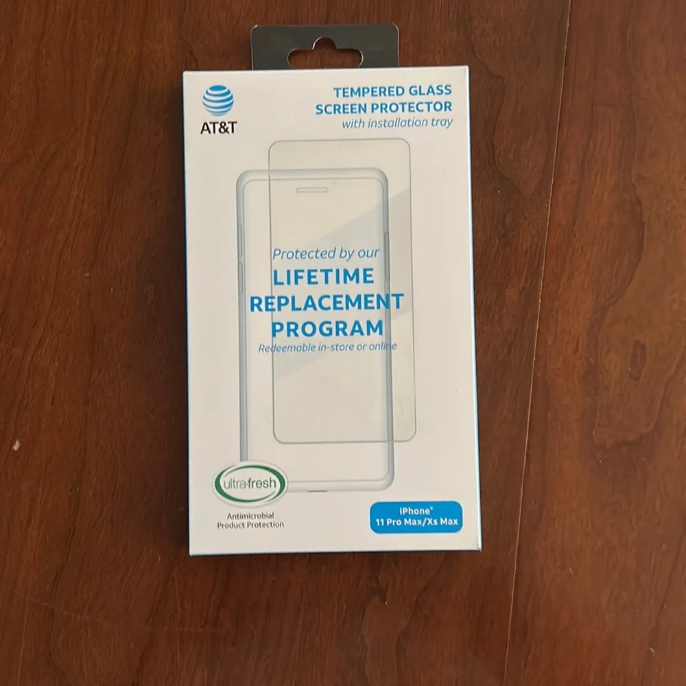 NWT Tempered glass screen protector w/ installation tray iPhone11 Pro Max/Xs Max